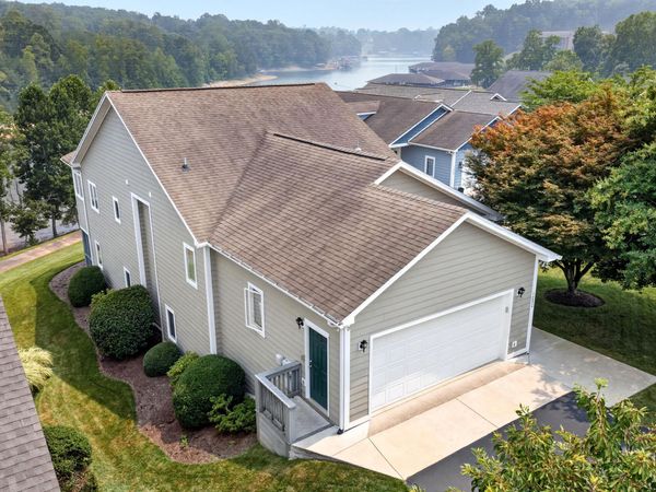 1052 Coves End RD , Huddleston, VA 24104