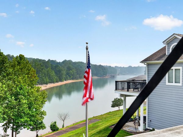 1052 Coves End RD, Huddleston, VA 24104