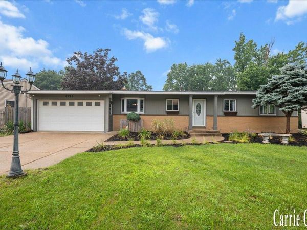 2751 Northville Drive NE, Grand Rapids, MI 49525