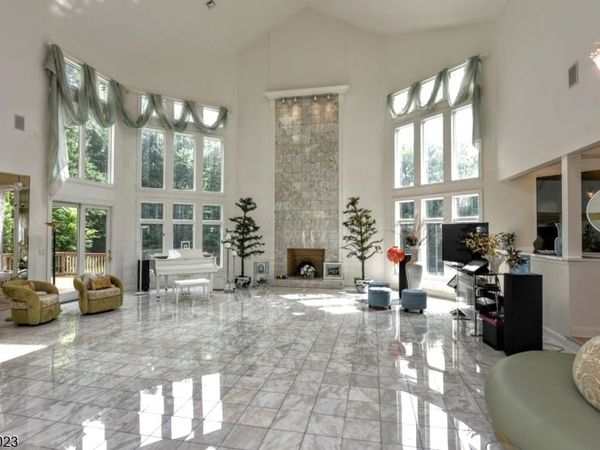 20 Burning Hollow Rd, Saddle River, NJ 07458