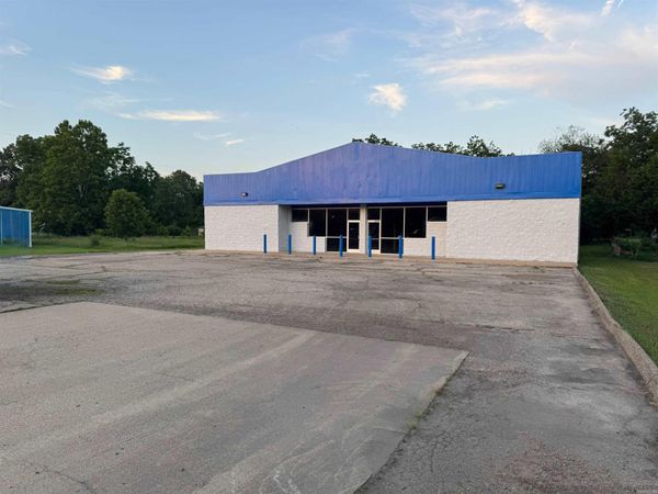 820 N MAIN , Brinkley, AR 72021