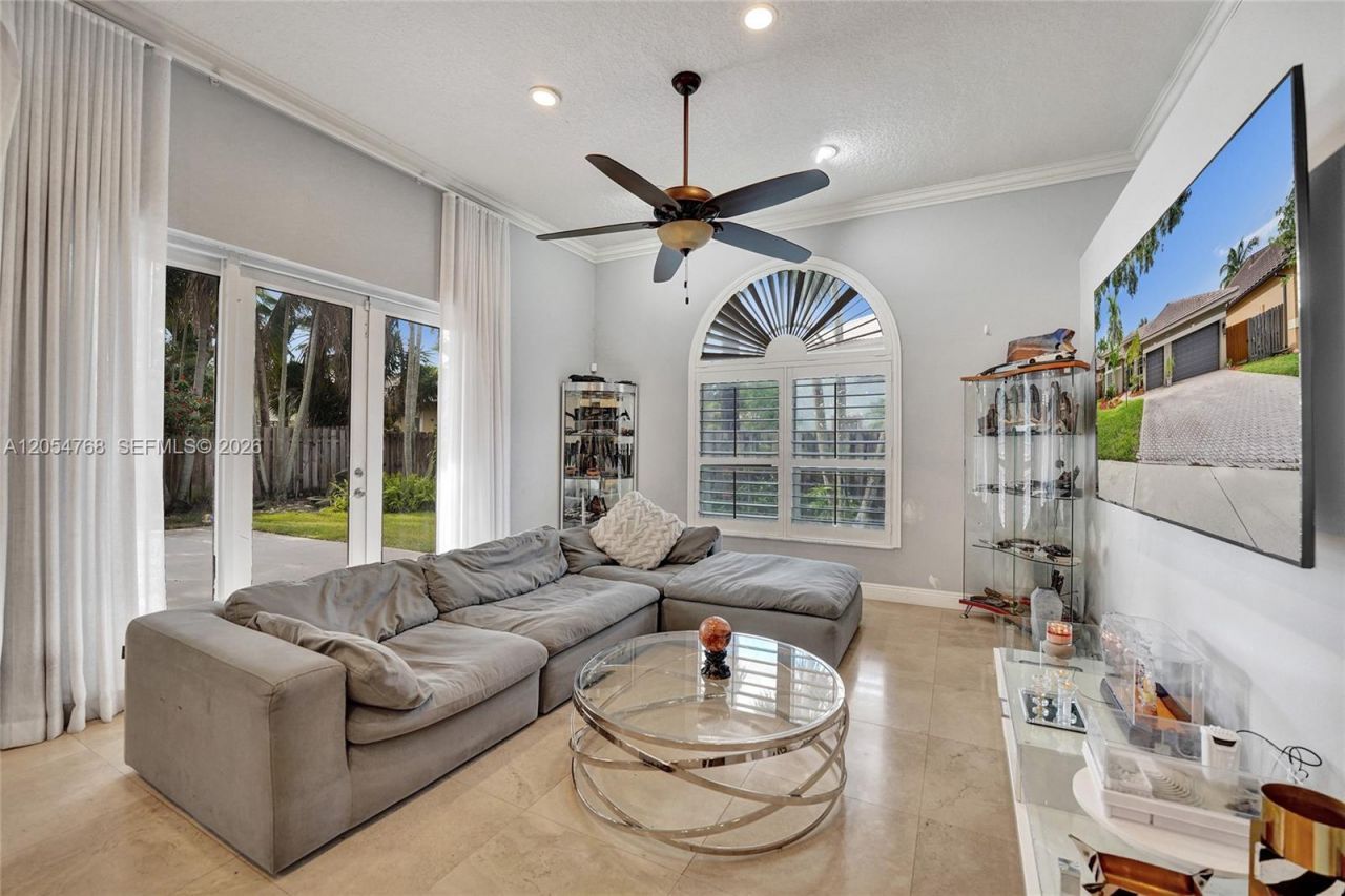 16366 N Mariposa Cir N , Pembroke Pines, FL 33331 Photo