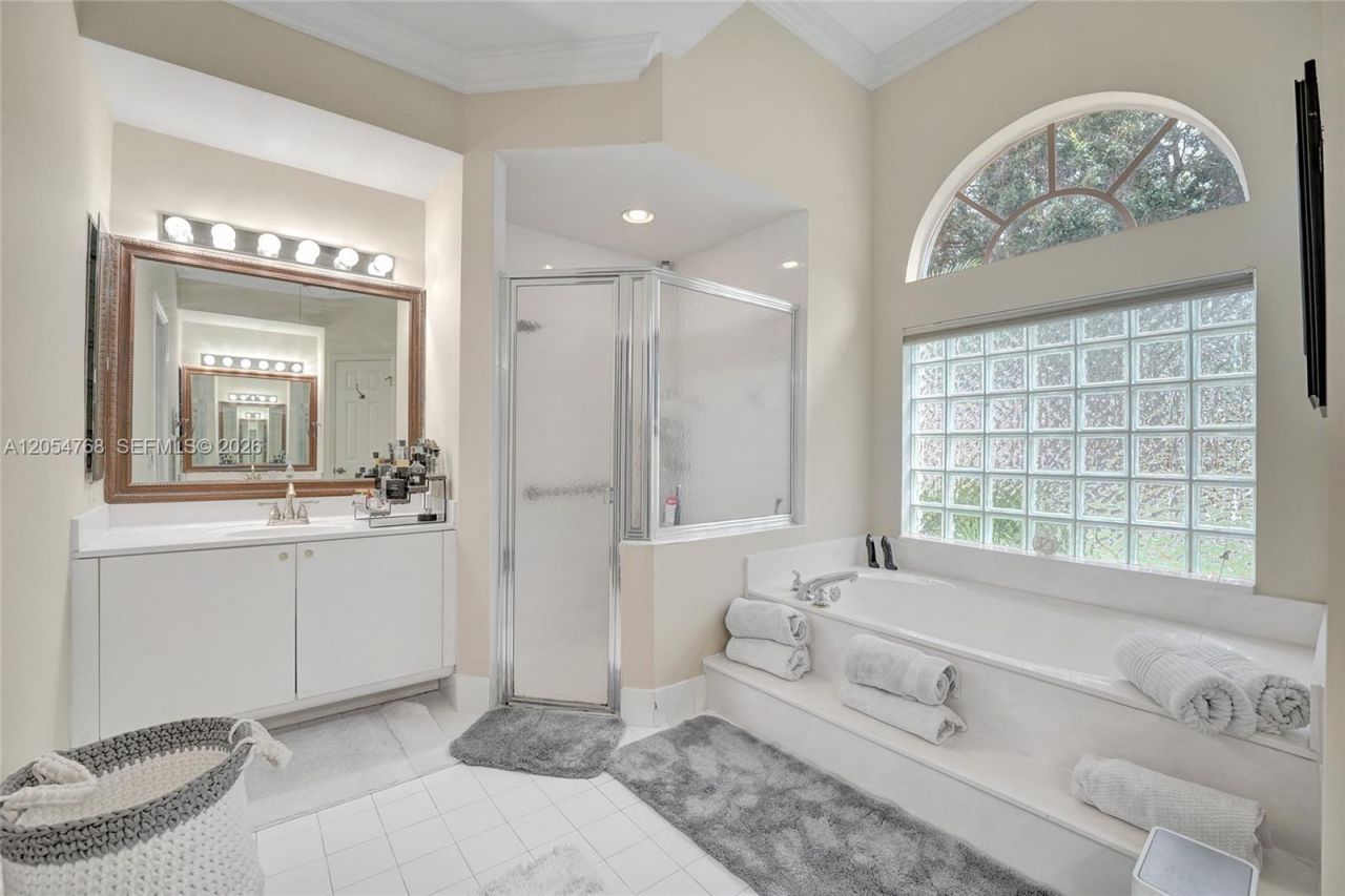 16366 N Mariposa Cir N , Pembroke Pines, FL 33331 Photo