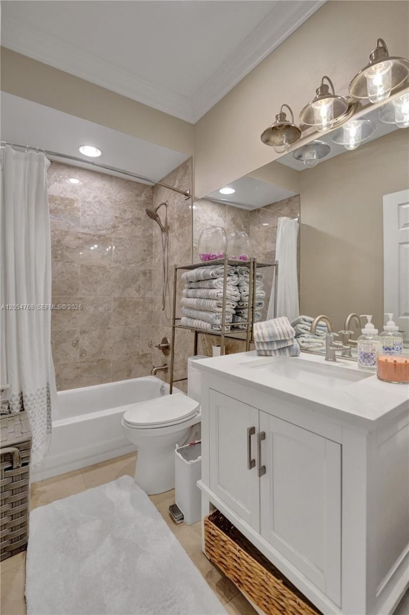 16366 N Mariposa Cir N , Pembroke Pines, FL 33331 Photo