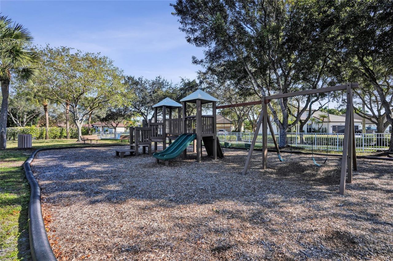 16366 N Mariposa Cir N , Pembroke Pines, FL 33331 Photo