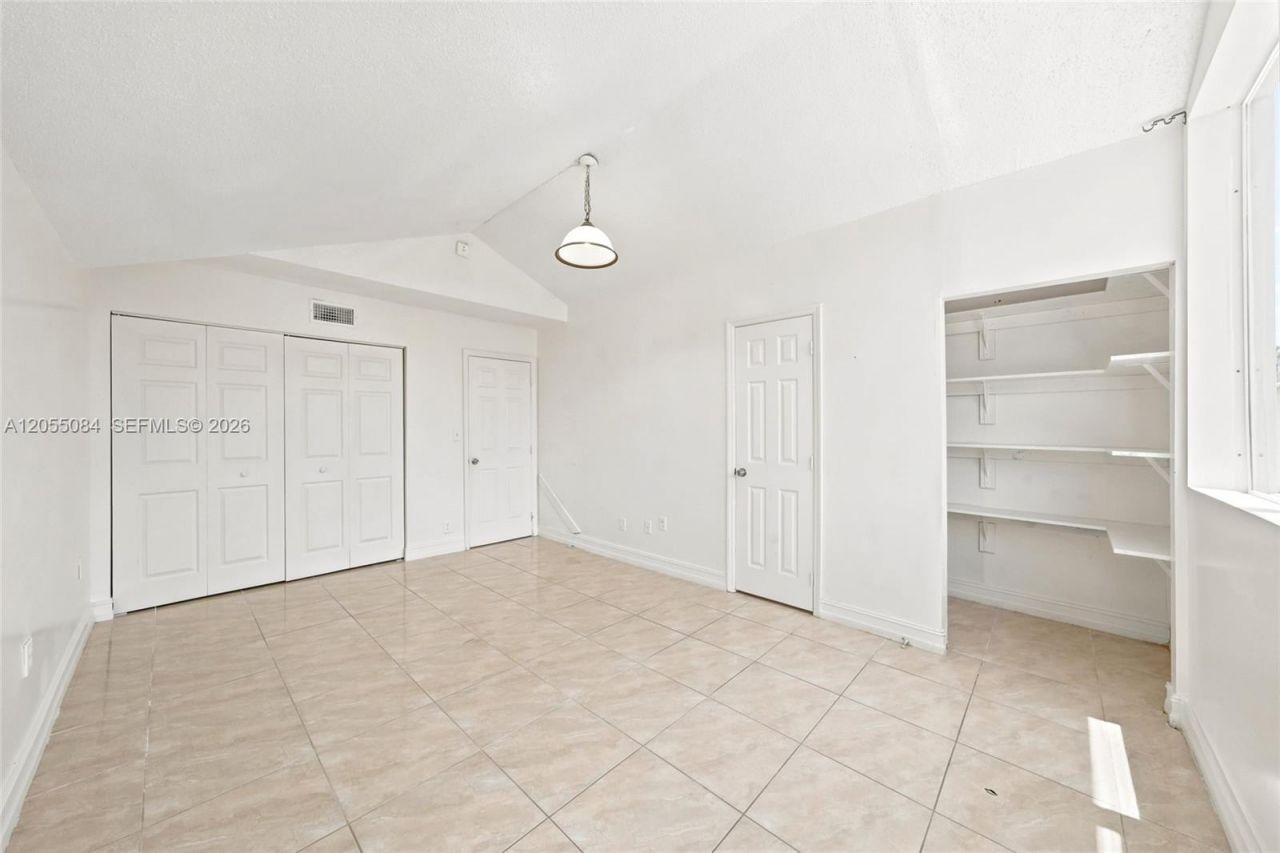 5255 W 26th Ct , Unit 803, Hialeah, FL 33016 Photo