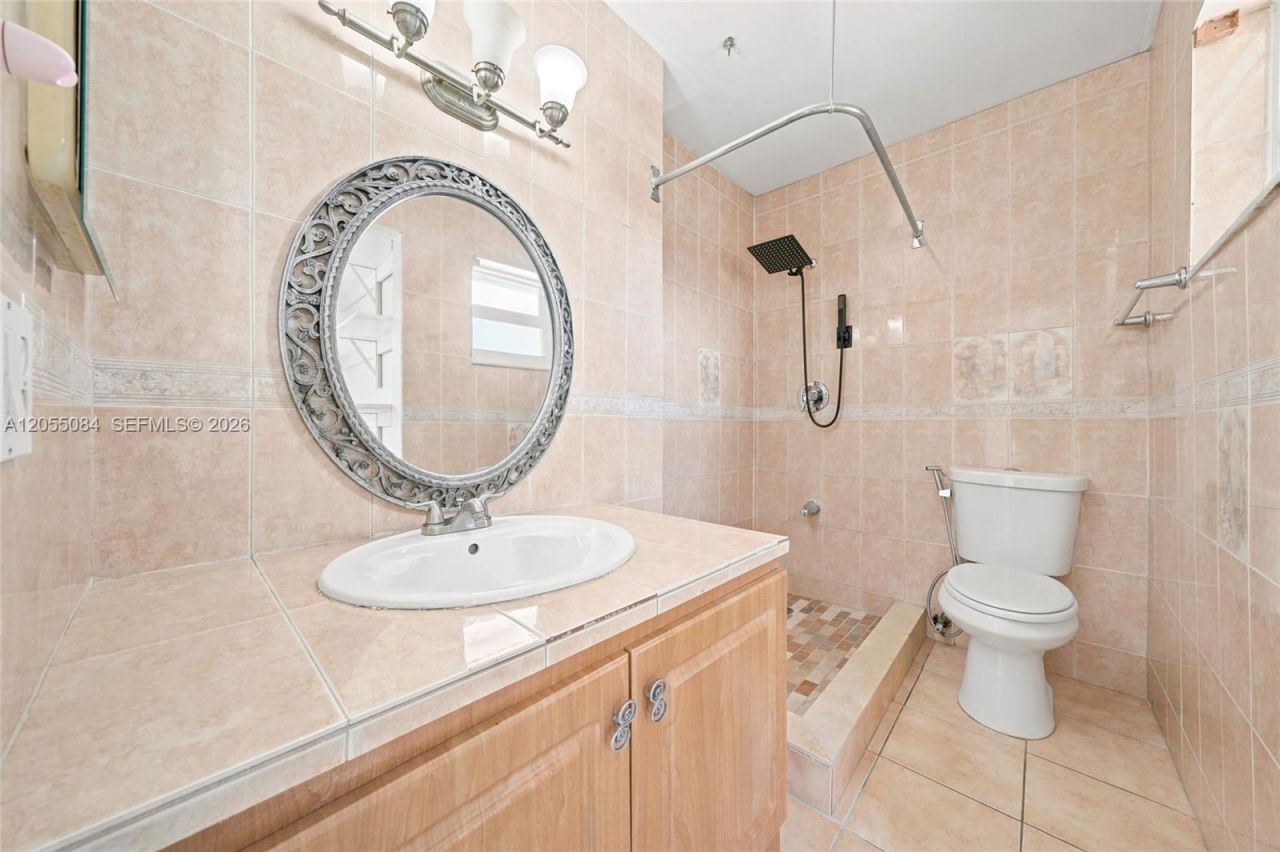 5255 W 26th Ct , Unit 803, Hialeah, FL 33016 Photo