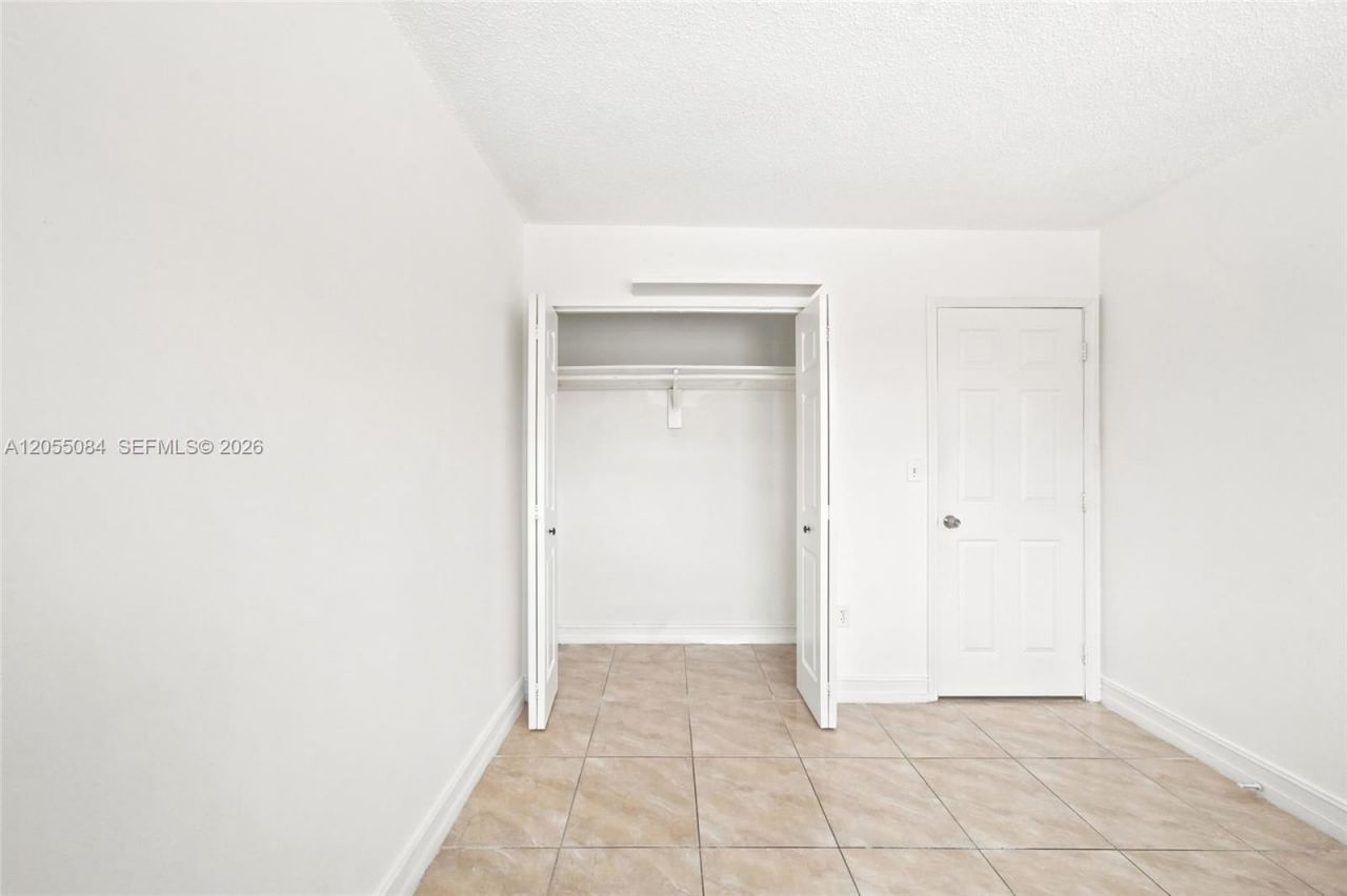 5255 W 26th Ct , Unit 803, Hialeah, FL 33016 Photo