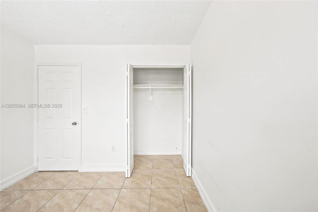 5255 W 26th Ct , Unit 803, Hialeah, FL 33016 Photo