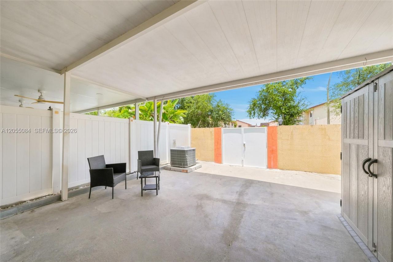 5255 W 26th Ct , Unit 803, Hialeah, FL 33016 Photo