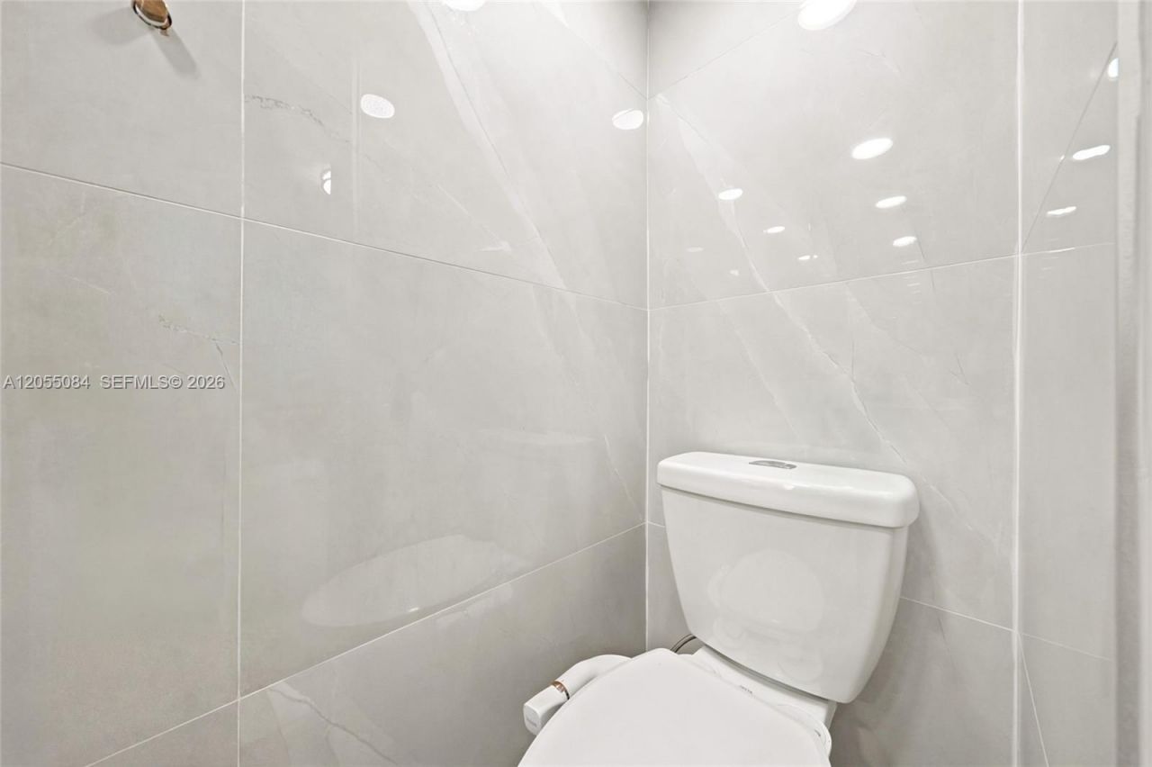 5255 W 26th Ct , Unit 803, Hialeah, FL 33016 Photo