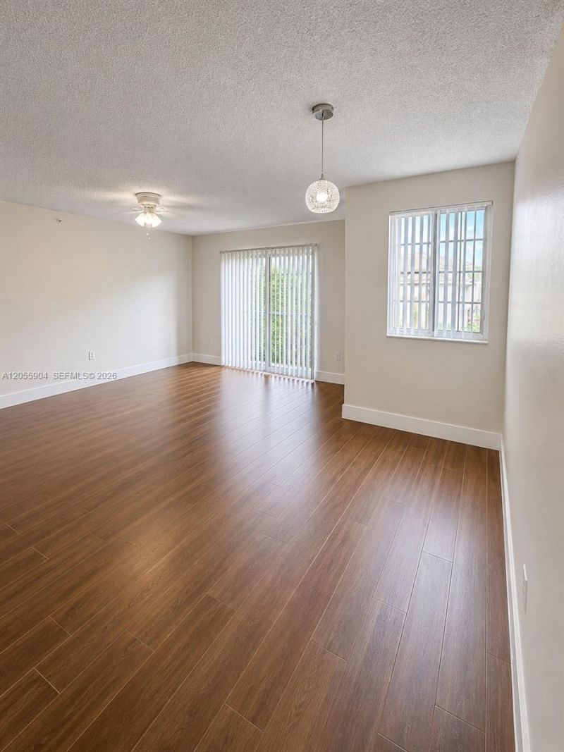 4195 N Haverhill Rd , Unit 305, West Palm Beach, FL 33417 Photo