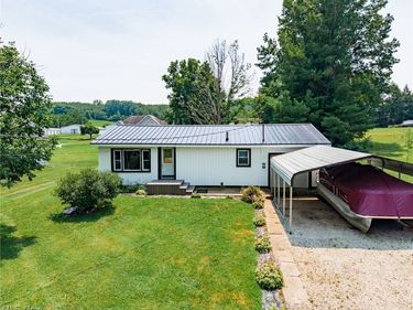 6102 Vale View Drive SW, Sherrodsville, OH 44675