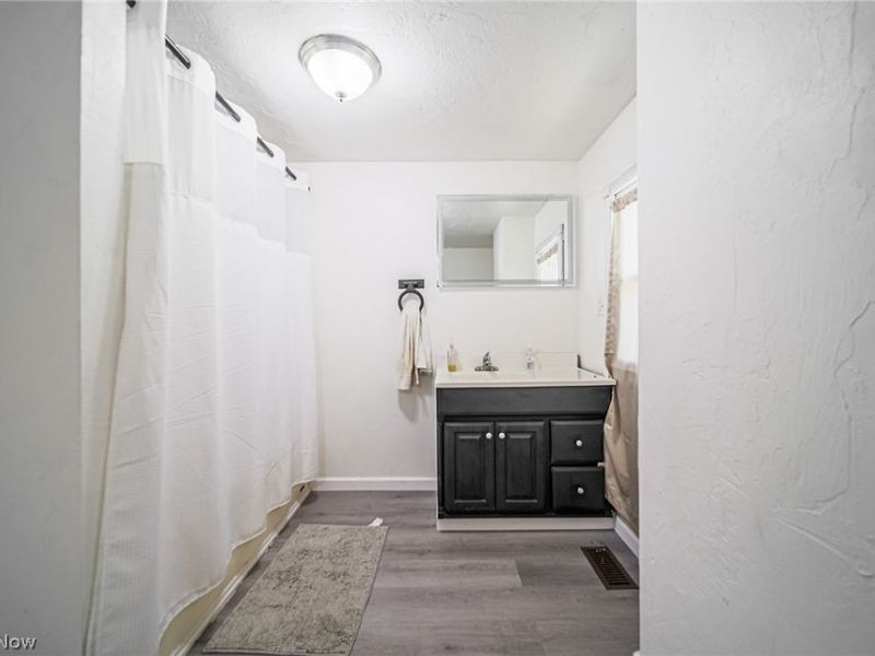 6102 Vale View Drive SW, Sherrodsville, OH 44675 Photo 17