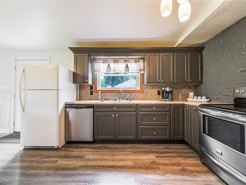 6102 Vale View Drive SW, Sherrodsville, OH 44675 Photo 4