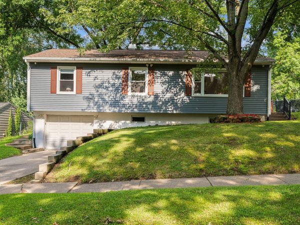 2523 Belle Avenue, Davenport, IA 52803