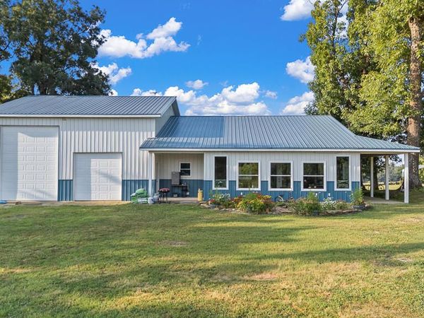 5687 Farm Road 2230 , Washburn, MO 65772