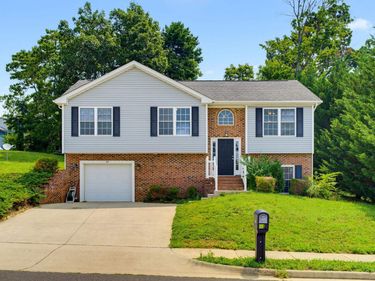 85 LOFTY CIR, STUARTS DRAFT, VA 24477
