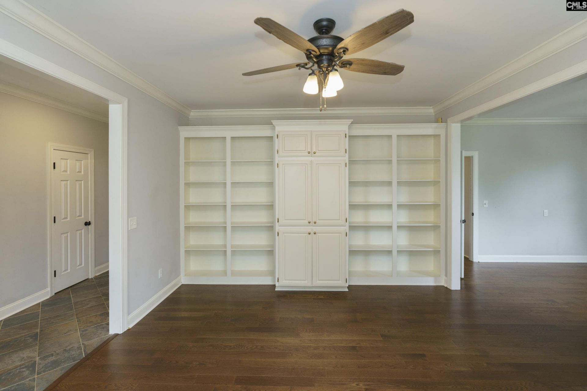 421 Dutchman Shores Circle Photo 13