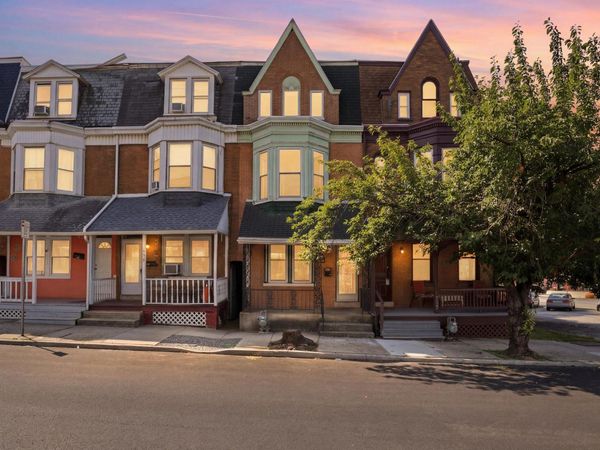 946 W COLLEGE AVENUE, YORK, PA 17401