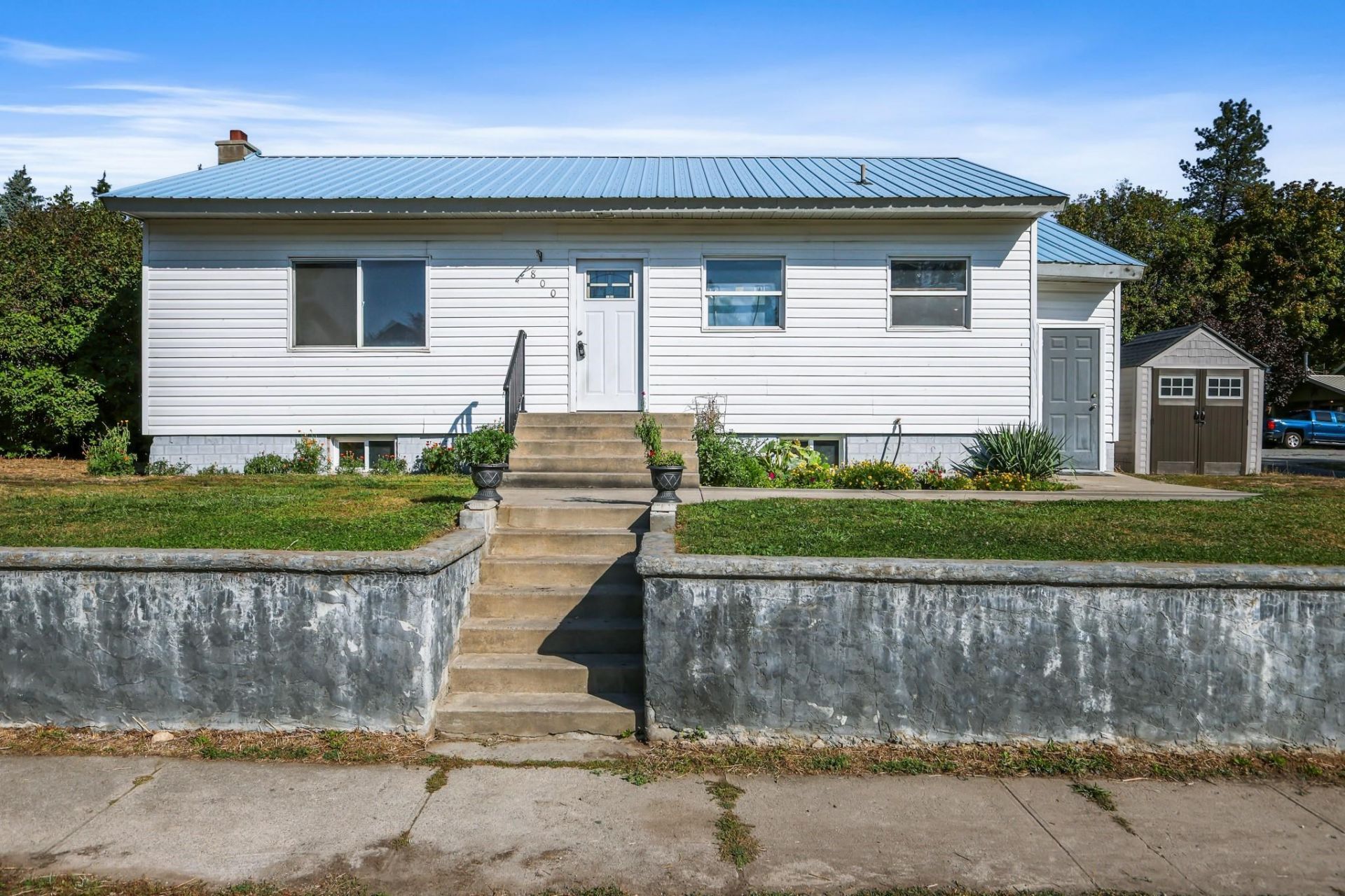 800 W 3rd St, Newport, WA 99156 Main Photo