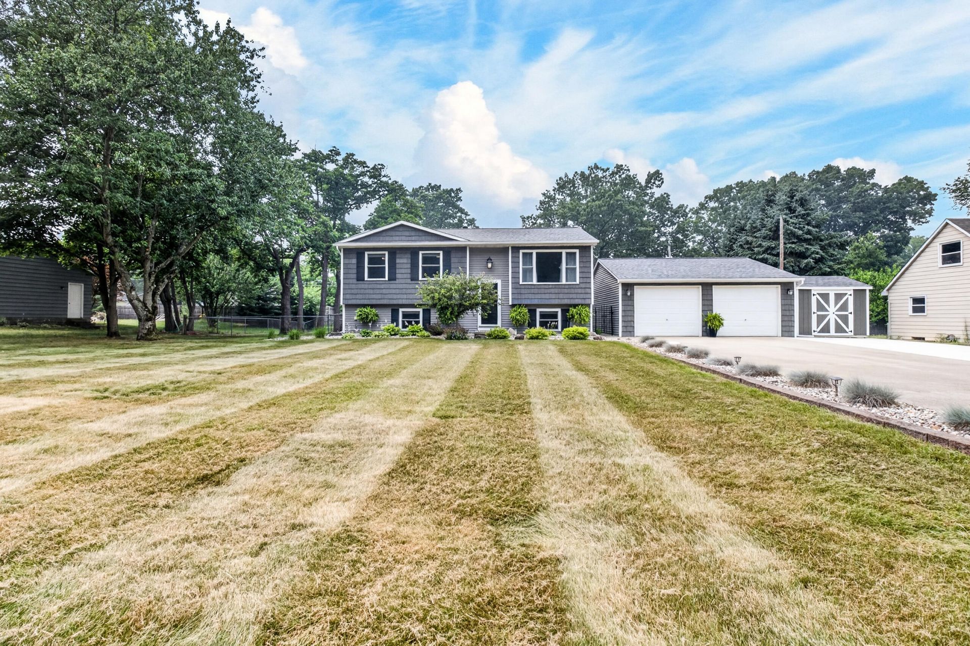 57380 Hamilton Drive, Mattawan, MI 49071 Main Photo