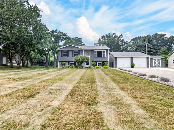 57380 Hamilton Drive, Mattawan, MI 49071