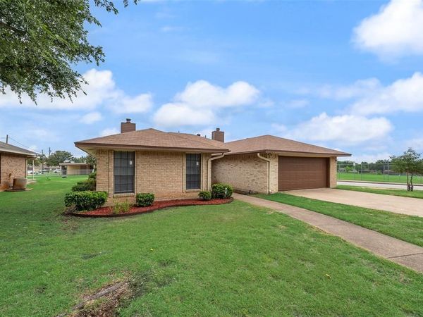 215 Silver Creek Drive, Duncanville, TX 75137