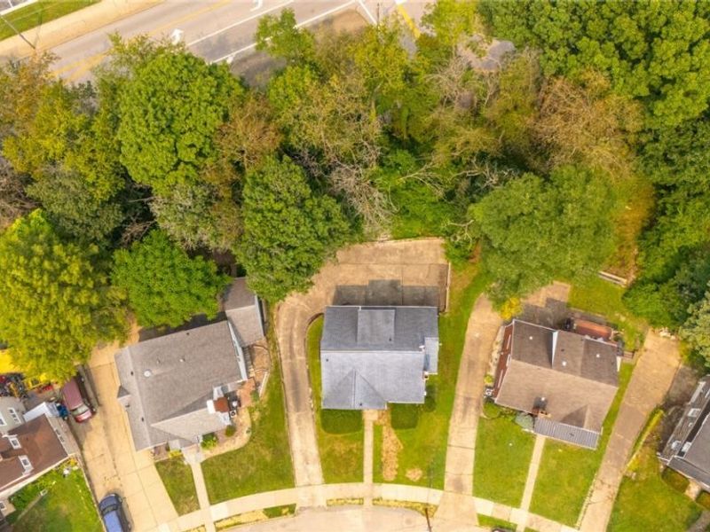 1496 Columbus Circle, Steubenville, OH 43952 Photo 3