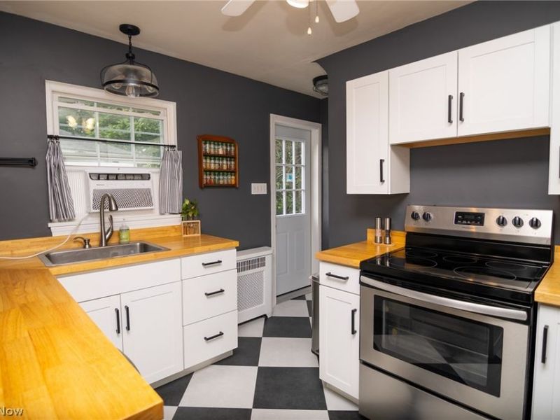 1496 Columbus Circle, Steubenville, OH 43952 Photo 9