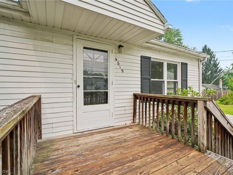 4819 Smith Road, Ravenna, OH 44266 Photo 3