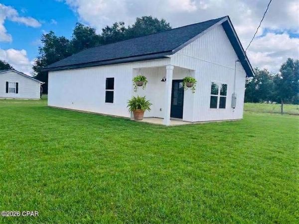 2142 Buckhead Drive, Grand Ridge, FL 32442