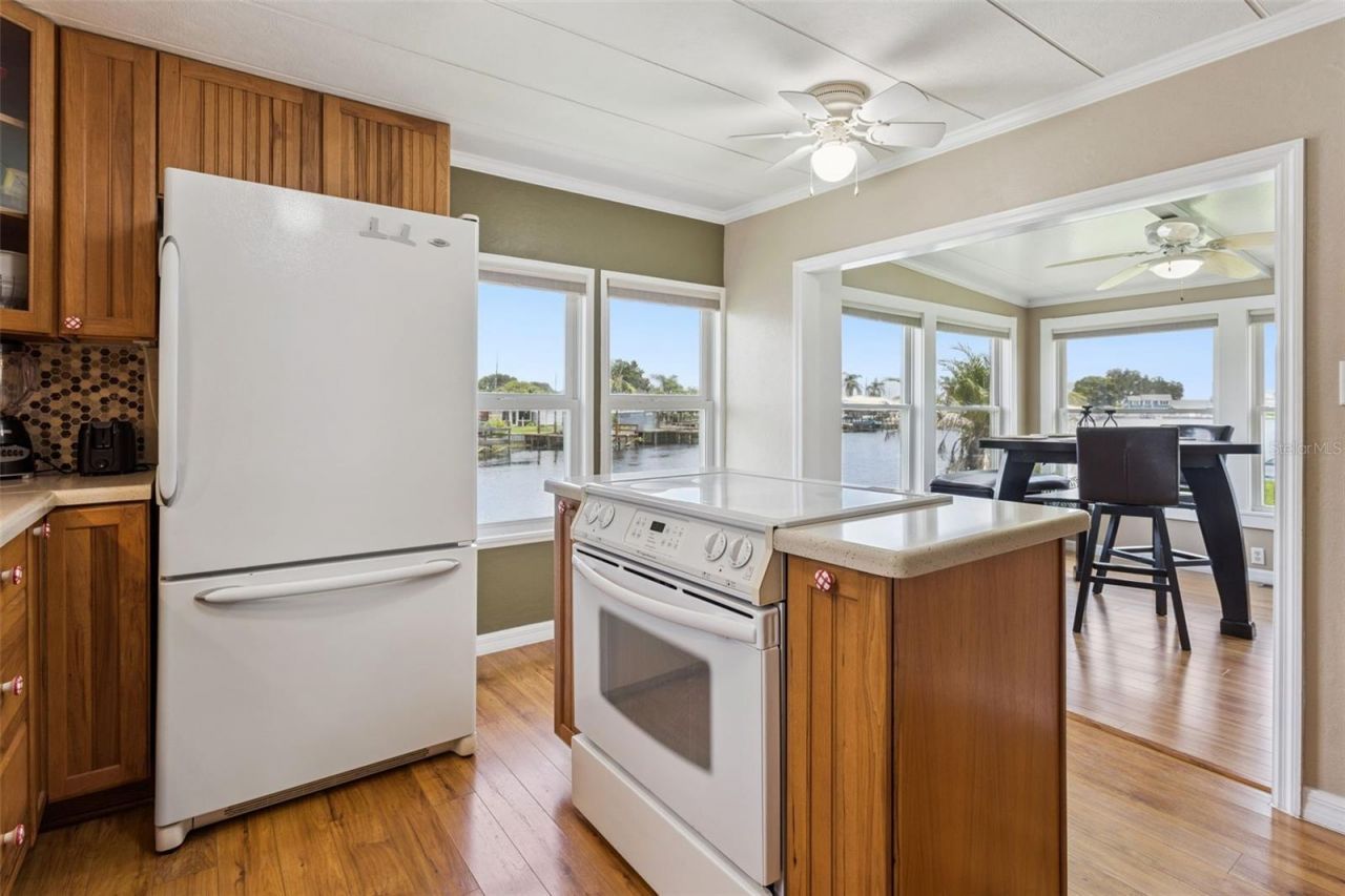 30127 Green Bay Drive , Tavares, FL 32778 Photo