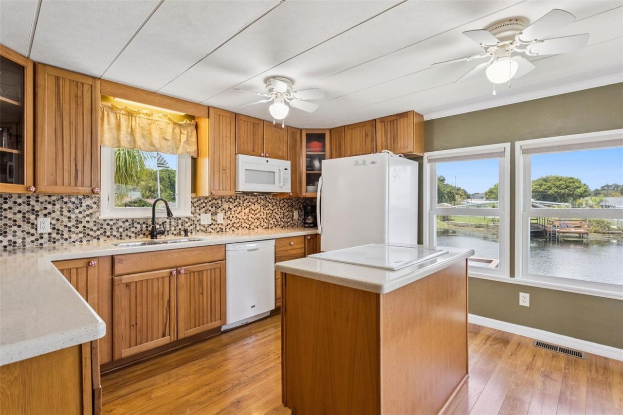 30127 Green Bay Drive , Tavares, FL 32778 Photo