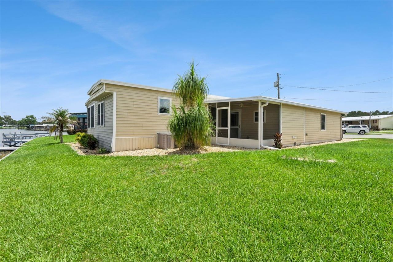 30127 Green Bay Drive , Tavares, FL 32778 Photo