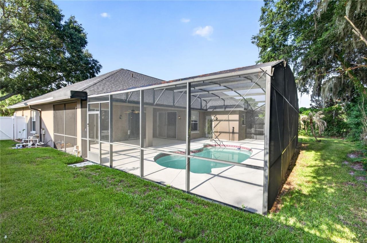 19337 Spring Oak Drive, Eustis, FL 32736 Photo