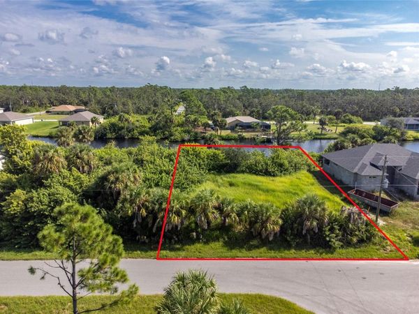 2162 DOOLITTLE LANE , PORT CHARLOTTE, FL 33953