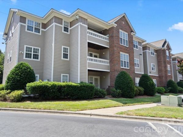 9810 Campus Walk Lane, Unit H, Charlotte, NC 28262