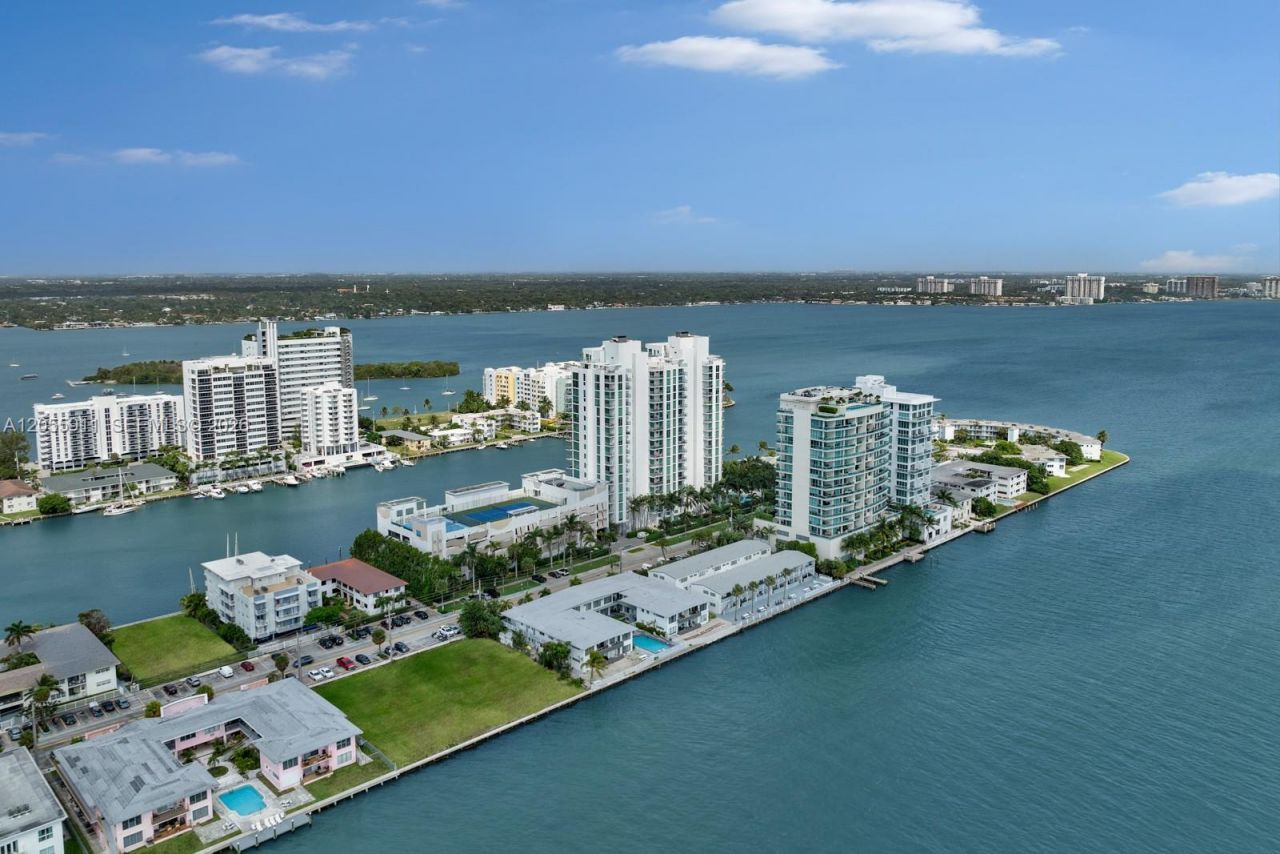 7930 East Dr, Unit 1208, North Bay Village, FL 33141 Photo