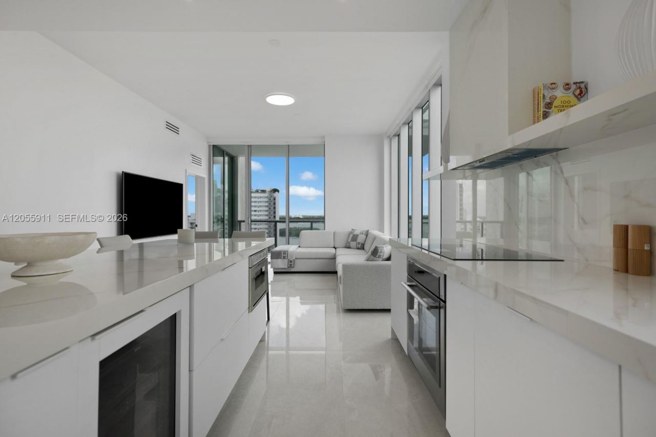 7930 East Dr, Unit 1208, North Bay Village, FL 33141 Photo