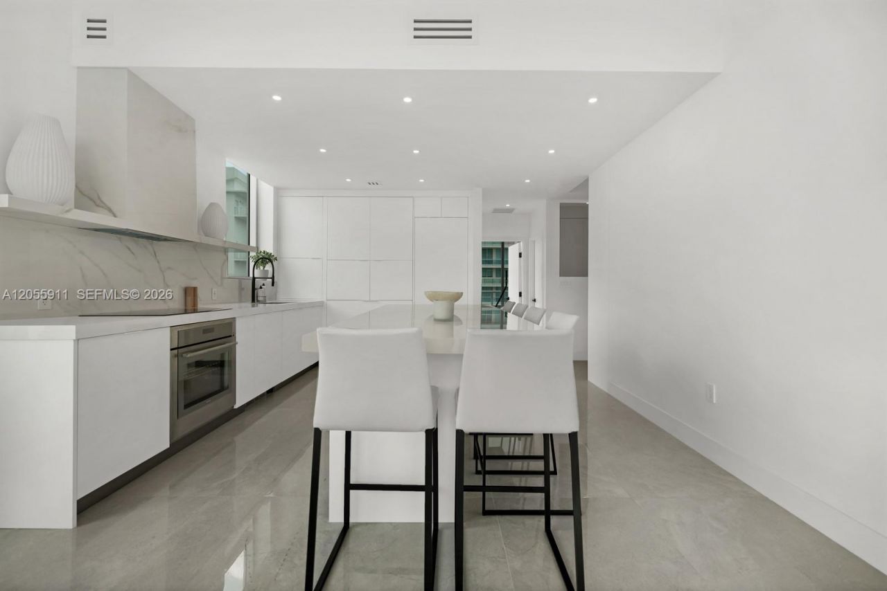 7930 East Dr, Unit 1208, North Bay Village, FL 33141 Photo
