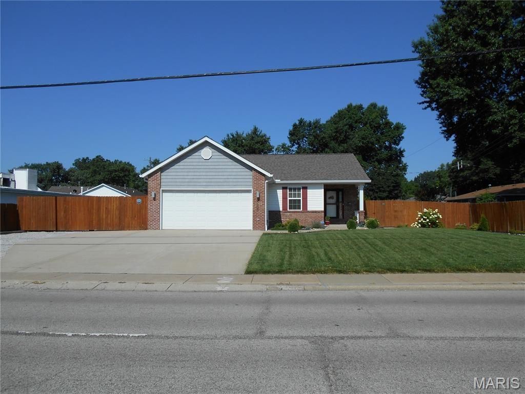 4605 Maryville Road , Granite City, IL 62040 Main Photo