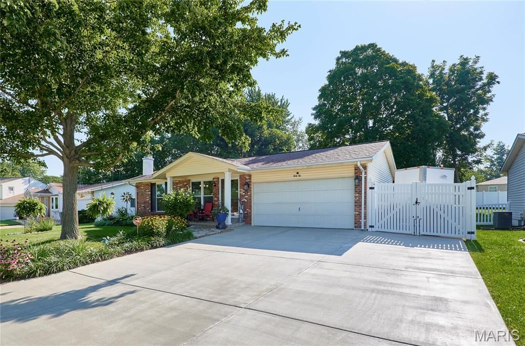 42 Heather Valley Circle , Saint Peters, MO 63376 Main Photo