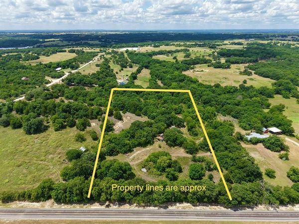 2492 FM 922 , Forestburg, TX 76239