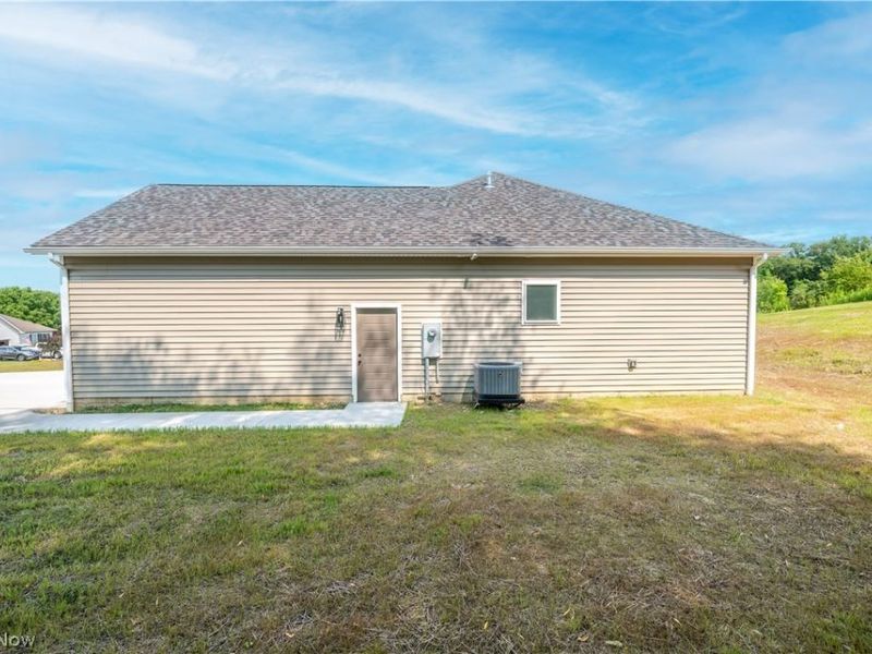 135 Hillside Drive, East Palestine, OH 44413 Photo 12