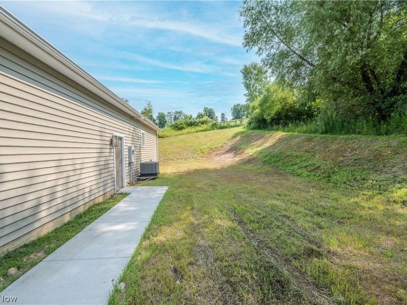 135 Hillside Drive, East Palestine, OH 44413 Photo 13