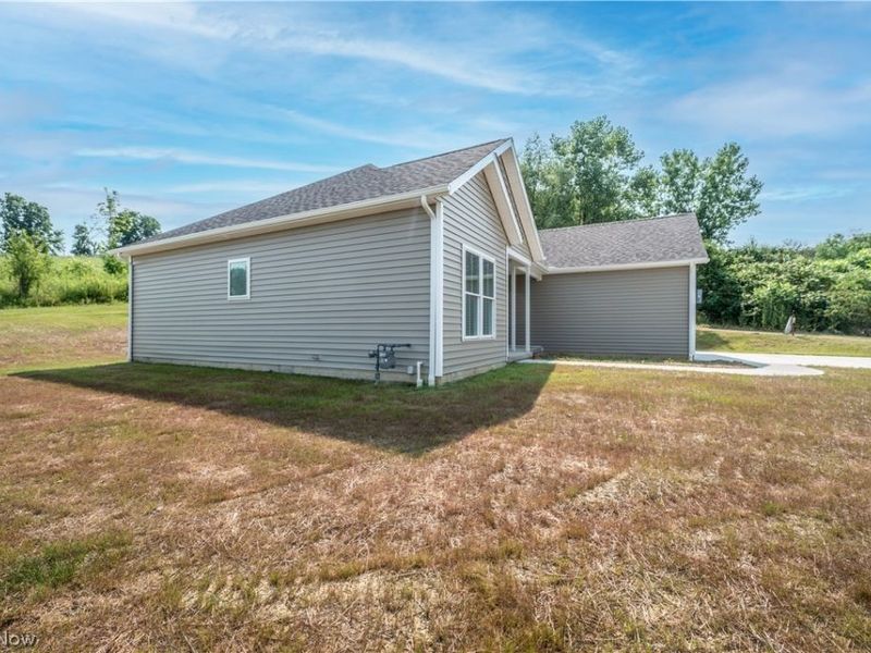 135 Hillside Drive, East Palestine, OH 44413 Photo 5