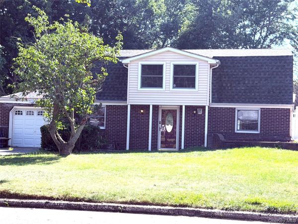 8 College Drive, Stony Brook, NY 11790