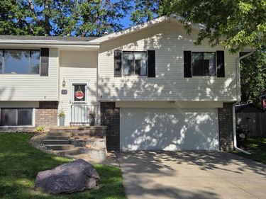 6139 NW 10th Street, Lincoln, NE 68521