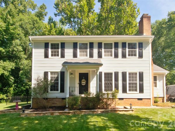 8301 Abercorn Lane, Charlotte, NC 28227